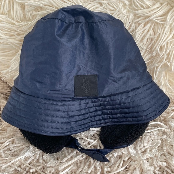 NWT FP “FREE PEOPLE” Movement Women's Bucket List Reversible Sherpa Hat in NAVY - Picture 7 of 8